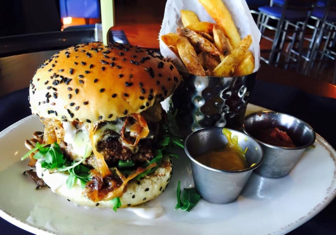 Ocean 302 Bar & Grill Burger