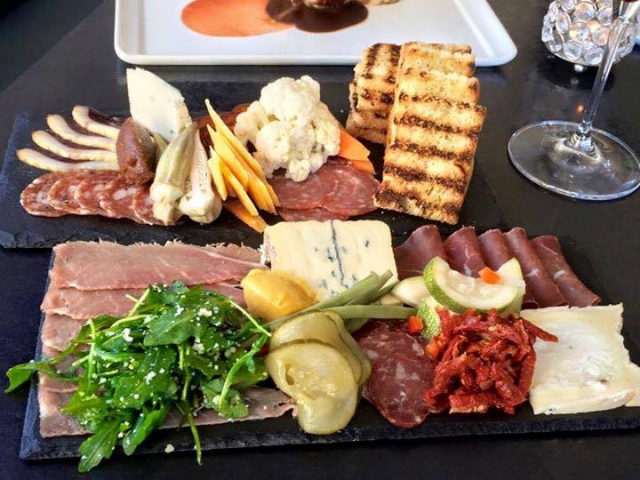 Trend Kitchen Charcuterie Board