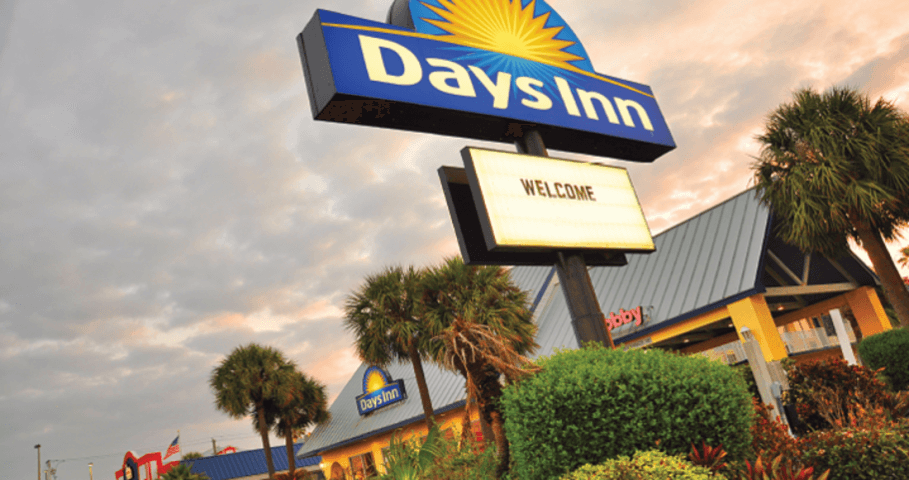 Days Inn Cocoa Beach Outdoor Sign