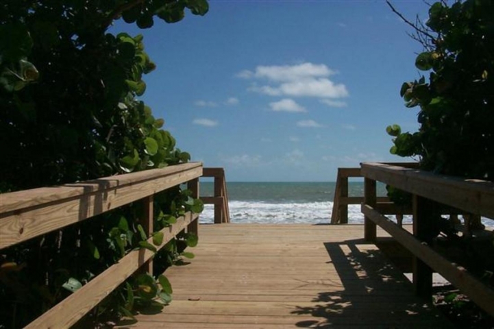 Pelican Beach Park Beach Access