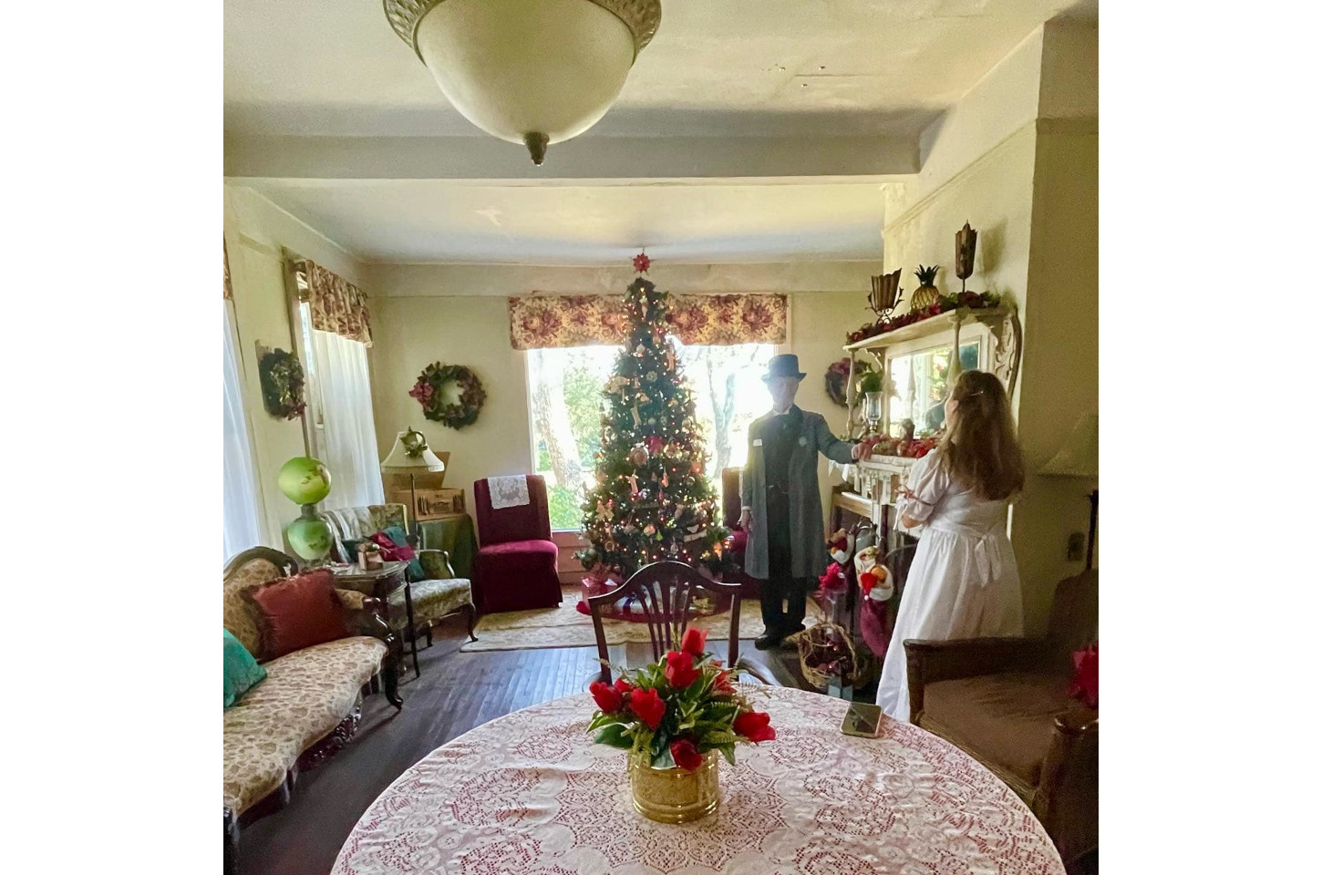 Green Gables Interior Christmas Setup