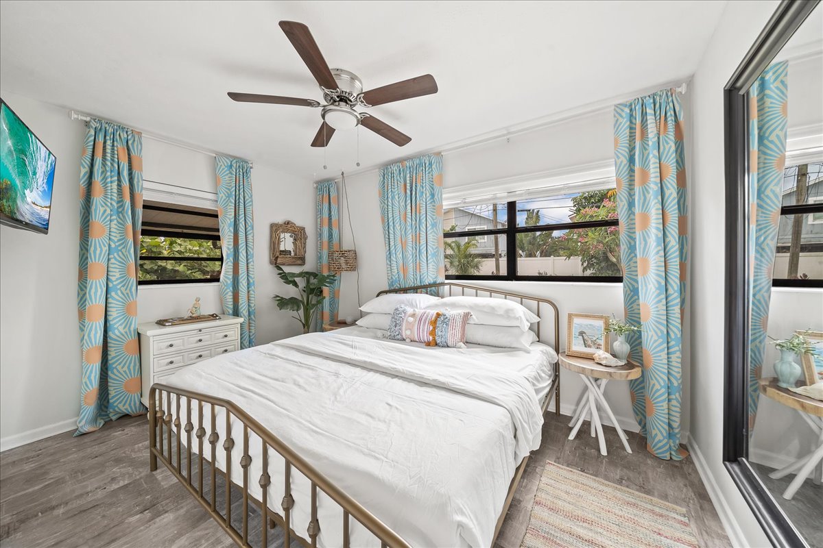 Lunar Beach Bungalow bedroom 3