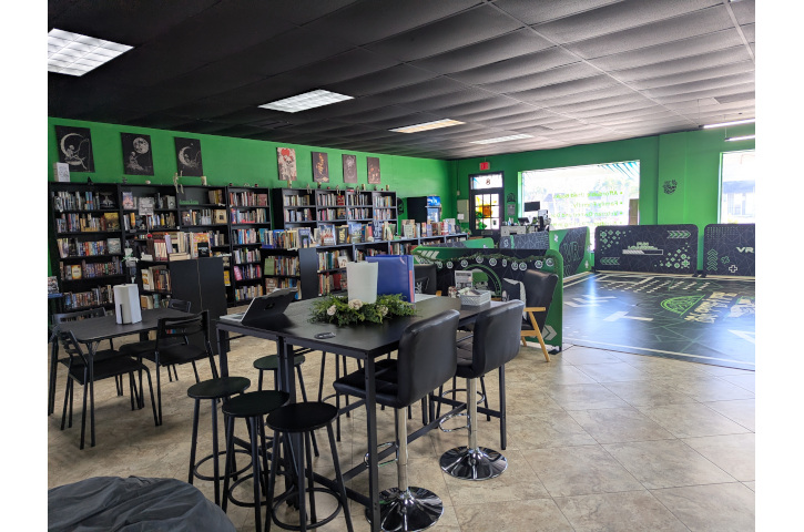 Skull & Books VR store 1