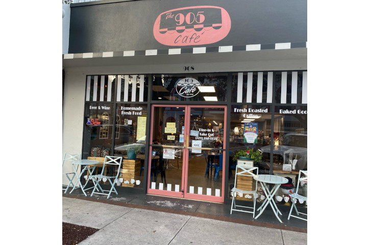 The 905 Cafe 1