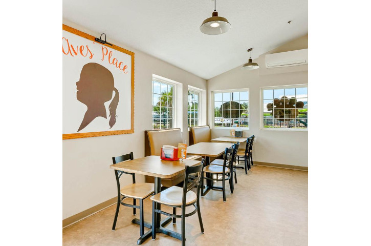 Aves' Place 5