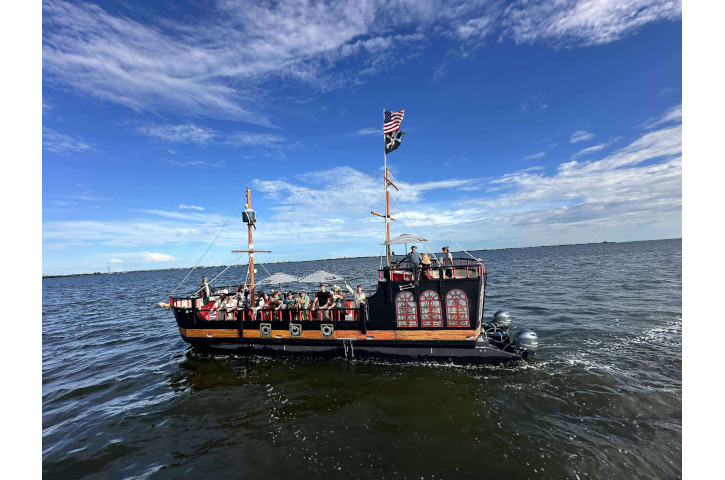 Island Time Pirate Boat 1