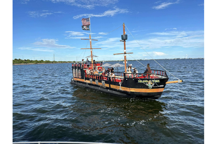 Island Time Pirate Boat 5