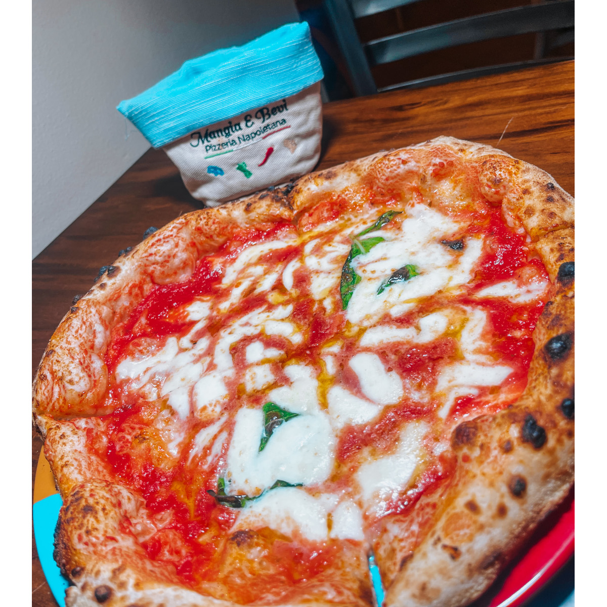 Mangia and Bevi pizza